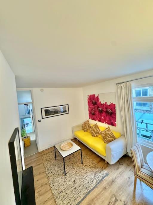 Apartament Lovely Fulham 2 Bed *